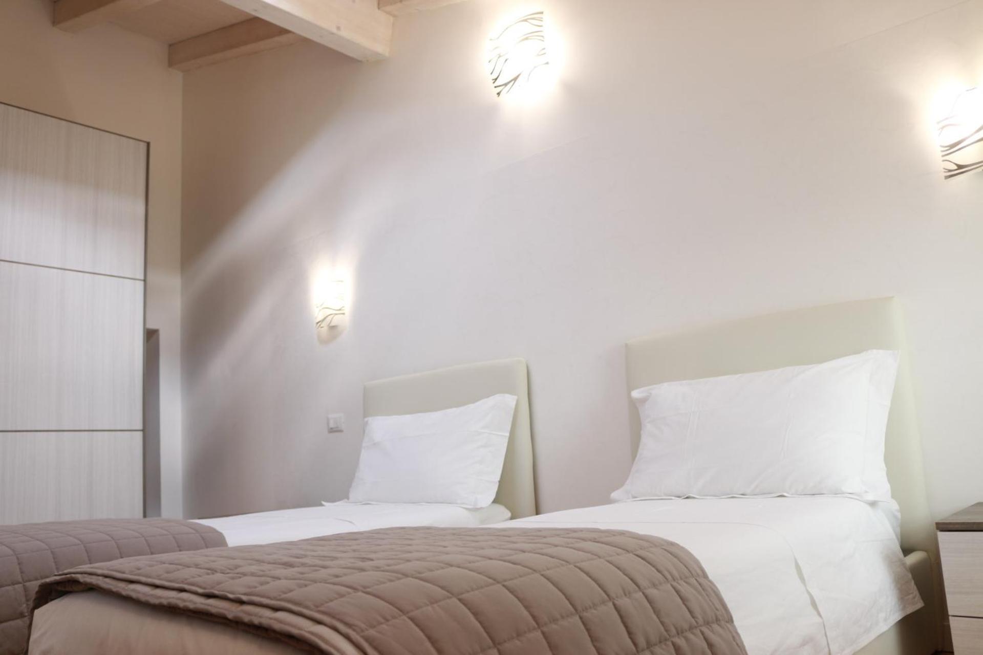 Appartement Locazione Turistica Aquila 3 à Vérone Extérieur photo